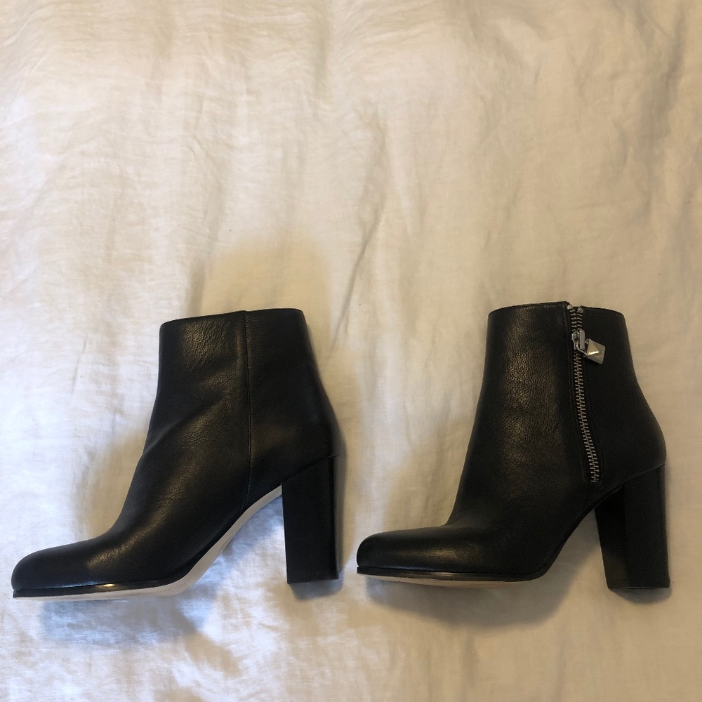 Micheal Kors Black Leather Boots